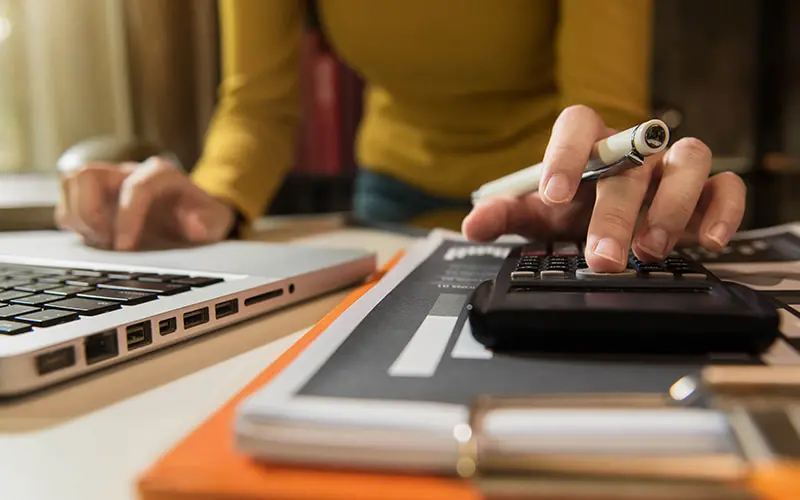 8-DICAS-PARA-REDUCAO-DE-CUSTOS-NA-SUA-EMPRESA-BLOG - Redução de custos: saiba como realizar em seu comércio